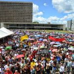 Ibaneis abre diálogo com professores