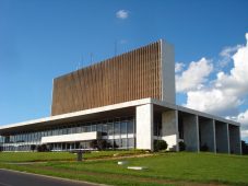 Congelado por incompetência do GDF palacio do buriti governo comissionados radio corredor 227x170 - Congelado por incompetência do GDF