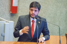 Delmasso preocupado com Bolsonaro Rodrigo Delmasso deputado distrital radio corredor 255x170 - Delmasso preocupado com Bolsonaro