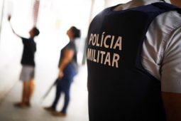 Ibaneis arrefeceu militarização escola radio corredor 255x170 - Ibaneis arrefeceu