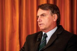 E se a Reforma da Previdência não vingar, o que será de Bolsonaro? presidente jair bolsonaro durante entrevista radio corredor 255x170 - E se a Reforma da Previdência não vingar, o que será de Bolsonaro?