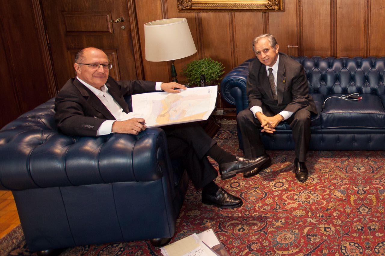 Izalci esbarra no Alckmin (Foto: Divulgação/PSDB)