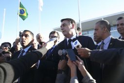 Bolsonaro usa exemplo próprio para veto da bagagem jair messias bolsonaro radio corredor 255x170 - Bolsonaro usa exemplo próprio para veto da bagagem