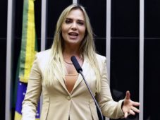 Deputadas do DF assinam CPI celina deputada 227x170 - Deputadas do DF assinam CPI
