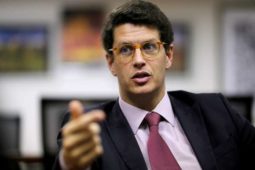 Ministro suspenso 2019 10 10T194155Z 1 LYNXMPEF9922K RTROPTP 4 AMBIENTE MMA PETROLEO VENEZUELA 255x170 - Ministro suspenso