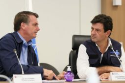 Bolsonaro deve demitir Mandetta ainda nesta segunda (6), diz jornal Bolsonaro e Mandetta Isac Nóbrega PR 774x515 1 255x170 - Bolsonaro deve demitir Mandetta ainda nesta segunda (6), diz jornal