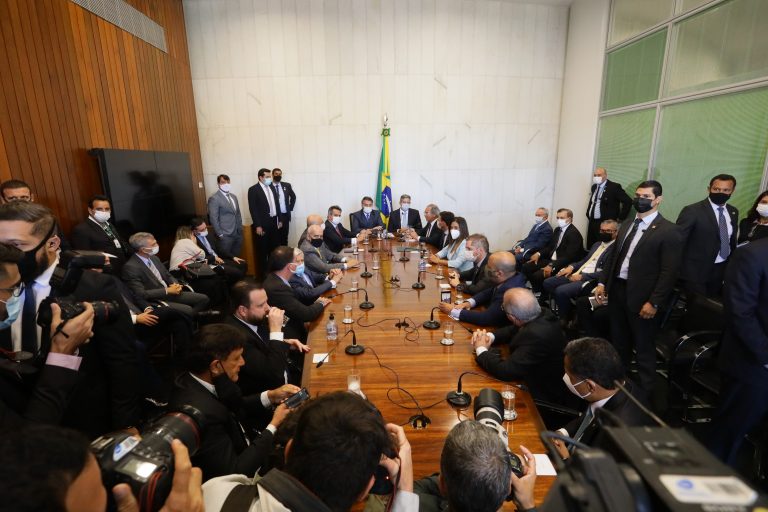 Presidente da Câmara, Arthur Lira PP - AL, Recebe o Presidente Jair Bolsonaro para a entrega da PEC e MP referente ao Bolsa Família. Foto: Cleia Viana/Câmara dos Deputados