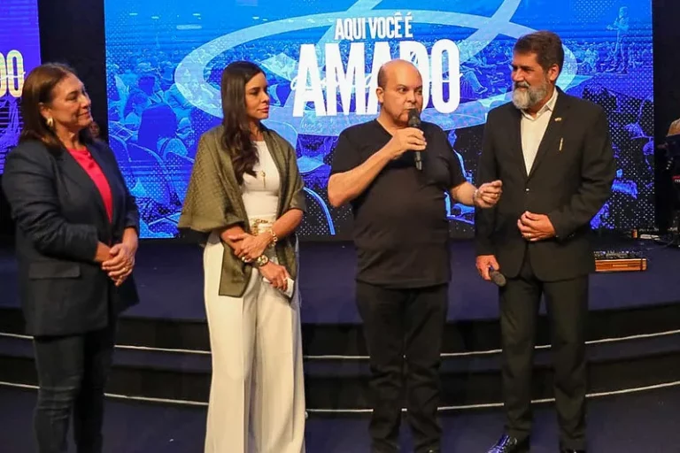 Ibaneis reforça laços com evangélicos em culto no Núcleo Bandeirante