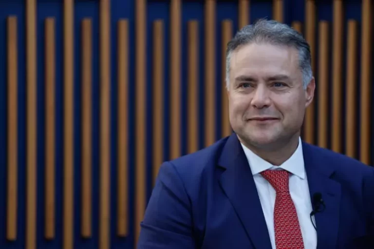 "Casamento para já", diz Renan Filho sobre federação entre MDB e Republicanos