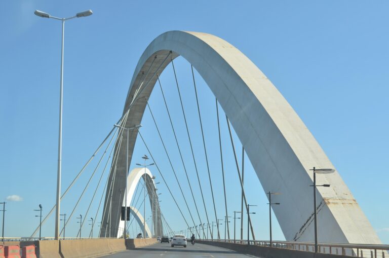 Demanda por imóveis verticais de médio e alto padrão cresce no DF, diz IDI-Brasil