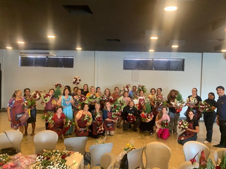 Flores Excepcionais transforma dor e sobrecarga em rede de apoio e renda para mães atípicas