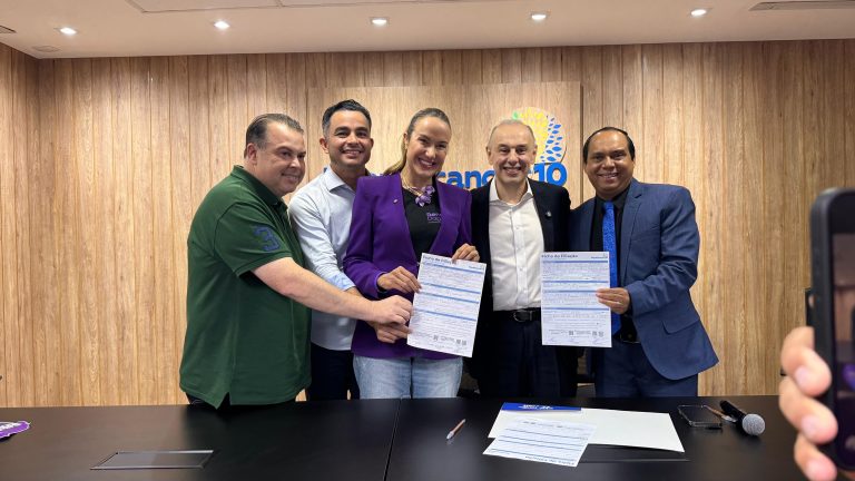 Renata Daguiar Se filia com Júlio de Xerife