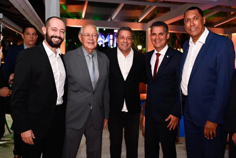 Podemos amplia bancada e celebra avanço político em jantar estratégico no Lago Sul