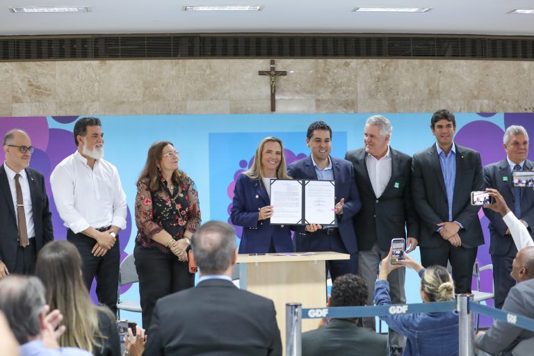 Celina Não Foi ao Evento do Podemos e teve Motivo