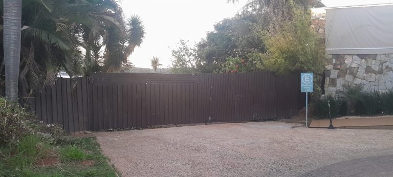 Moradores denunciam restrição de acesso ao lago e relatam abandono em complexo na Vila Planalto