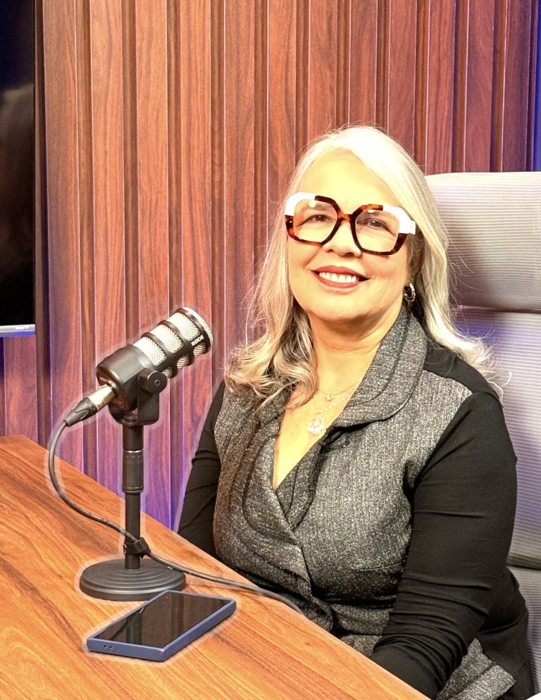 Helvia Paranaguá defende projetos da Educação do DF e responde às principais polêmicas da gestão